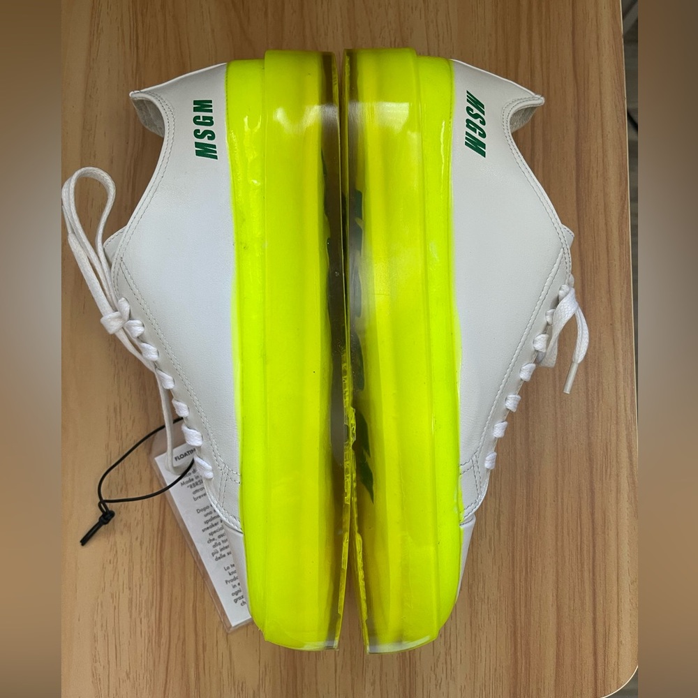 MSGM Fluo Floating Sneakers